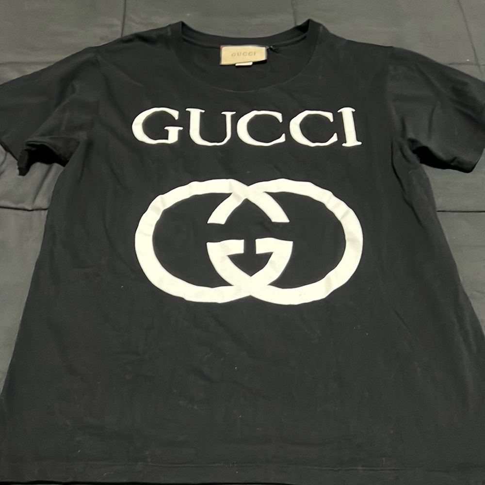 S/S Gucci t-shirt Loved BS wrinkled cotton jrs w/print in Black/Ivory. Size XS